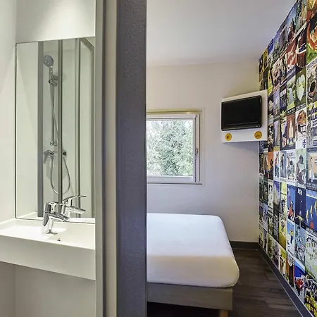 Hotel Hotelf1 Fréjus Sur Argens 3*