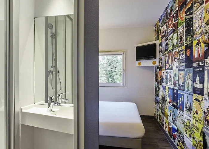 Hotel Hotelf1 Frejus Sur Argens 3*