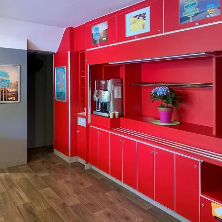 Отель Hotelf1 Frejus Sur Argens 3*