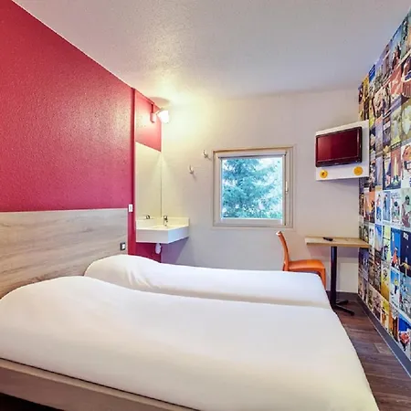 Hotelf1 Frejus Sur Argens Рокбрюн-сюр-Аржан