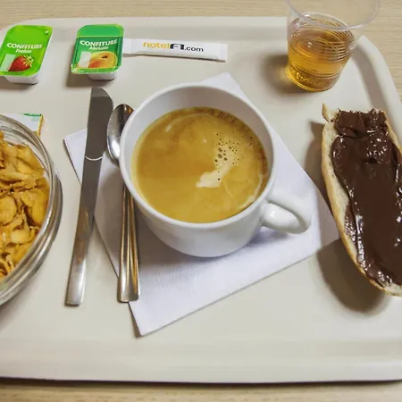 Hotelf1 Frejus Sur Argens