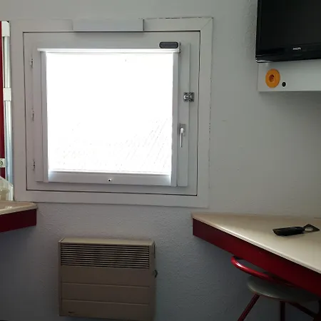 Hotelf1 Frejus Sur Argens Рокбрюн-сюр-Аржан