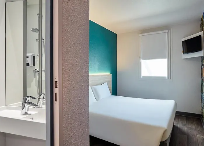 Hotel Hotelf1 Frejus Sur Argens 3*